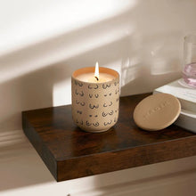 Load image into Gallery viewer, Mægen Vox Candle, Busts - Deadnettle & Tobacco
