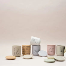 Load image into Gallery viewer, Mægen Vox Candle, Busts - Deadnettle & Tobacco