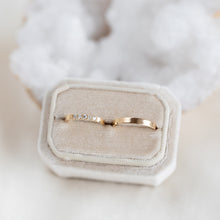Load image into Gallery viewer, Alliance Diamond Ring