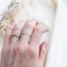Hlaða mynd inn í gallerískoðara, Delicate Stacking Hringur
