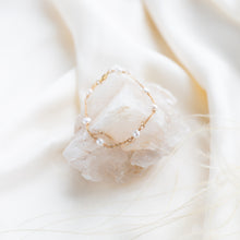Load image into Gallery viewer, Lily Pearl Bracelet