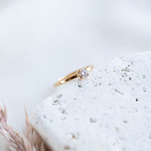 Load image into Gallery viewer, Quartet Diamond Ring
