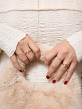 Load image into Gallery viewer, Quartet Diamond Ring
