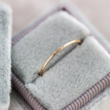 Load image into Gallery viewer, 14k Hammered Ring