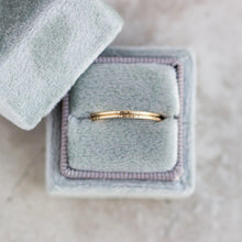 Load image into Gallery viewer, 14k Hammered Ring