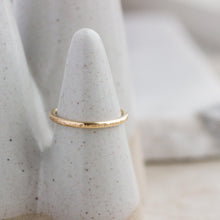 Load image into Gallery viewer, 14k Hammered Ring