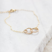 Load image into Gallery viewer, Linked Twist Bracelet