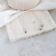 Load image into Gallery viewer, Petite Emerald hálsmen