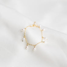 Load image into Gallery viewer, Teardrop Pearl armband