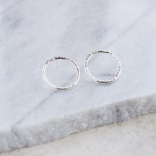 Load image into Gallery viewer, Bold Circle Earrings