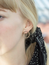 Load image into Gallery viewer, Bold Circle Earrings
