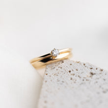Load image into Gallery viewer, Classic Diamond Ring
