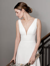 Load image into Gallery viewer, Waterfall Pearl Necklace