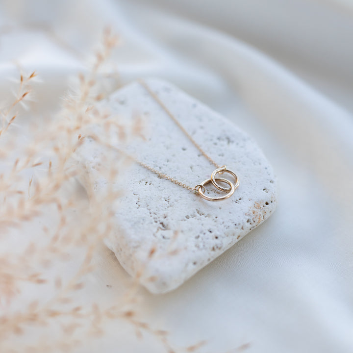 14k Linked Circle Necklace