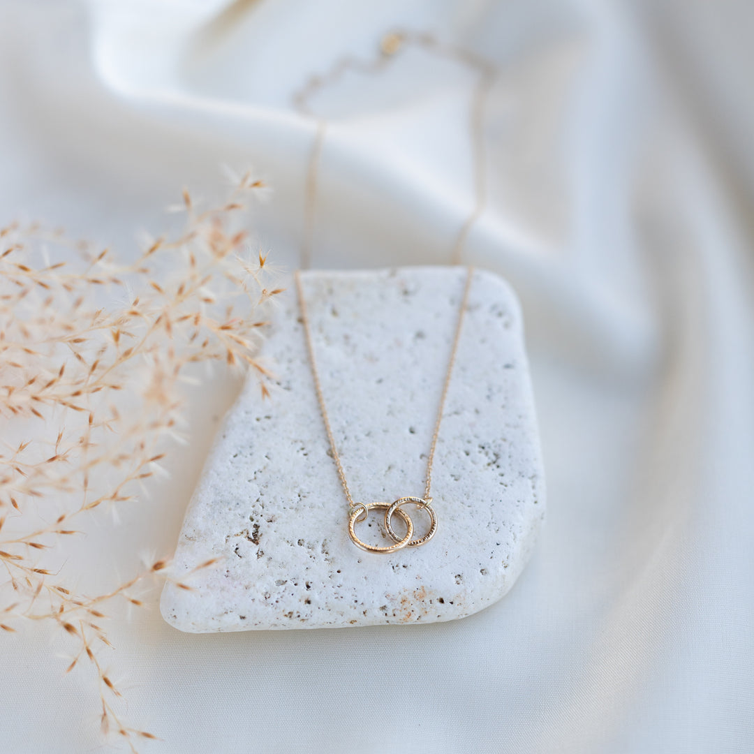 14k Linked Circle Necklace