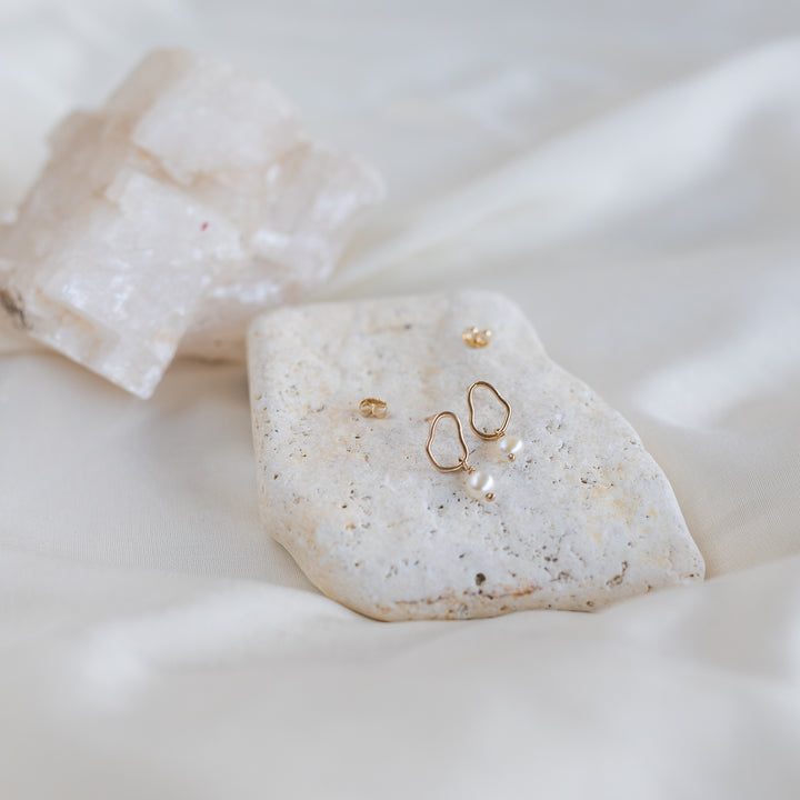 14k Vök Studs, Pearl
