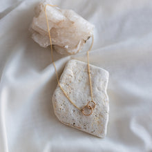 Load image into Gallery viewer, Linked Twist Necklace