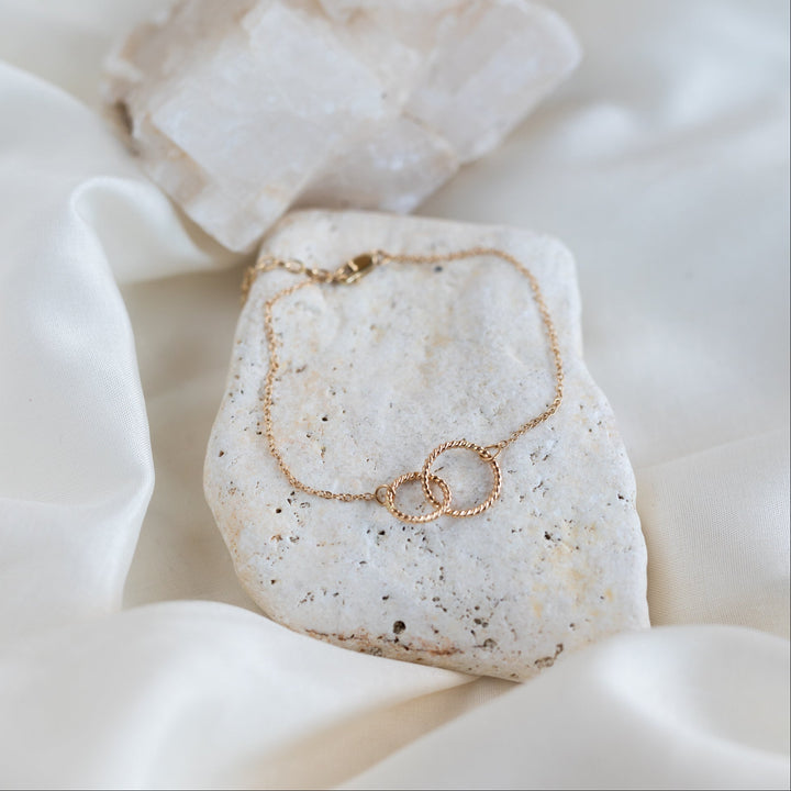14k Linked Twist Bracelet