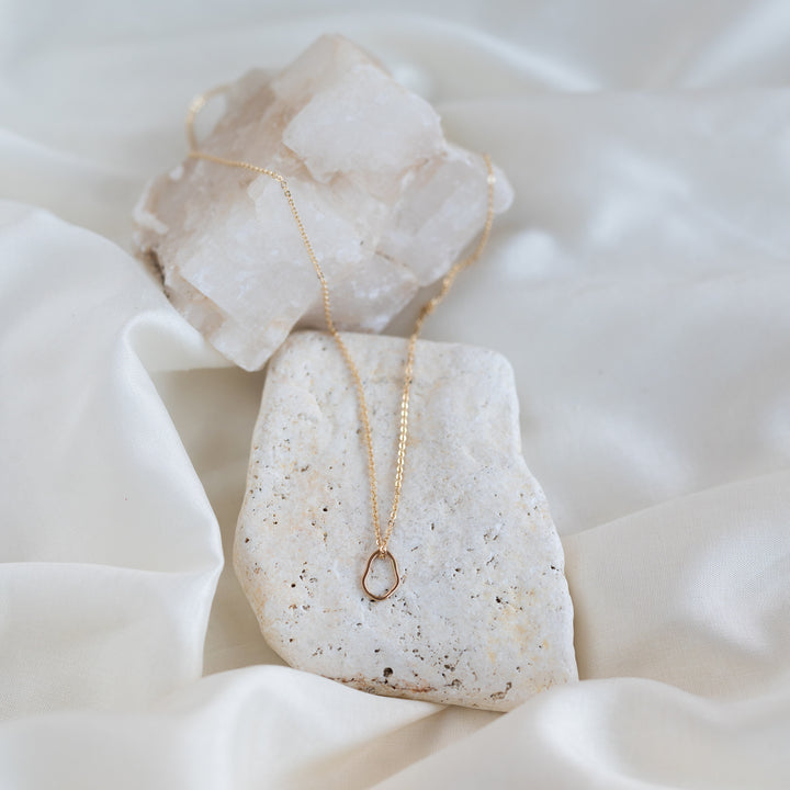 14k Petite Vök Necklace