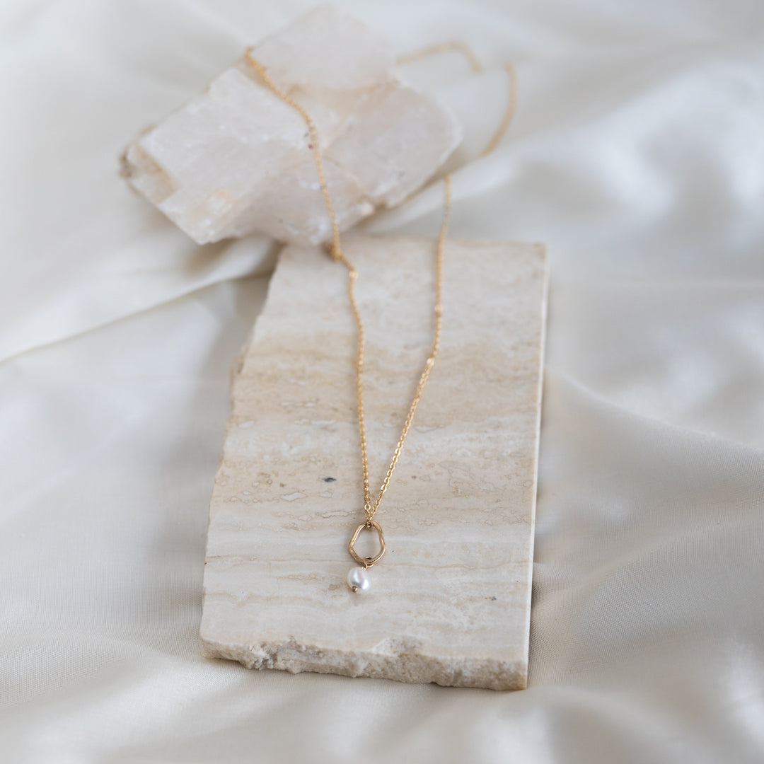 14k Petite Vök Necklace, Pearl