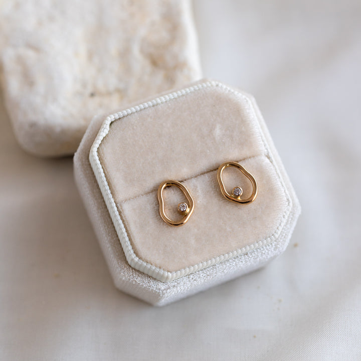 14k Diamond Vök Studs