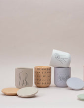 Load image into Gallery viewer, Mægen Candle, Busts - Deadnettle &amp; Tobacco