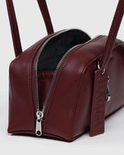 Hlaða mynd inn í gallerískoðara, BAGGU Small Recycled Leather Bowler Bag, Mahogany