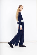 Load image into Gallery viewer, Magnea - DARIA TOP / NAVY