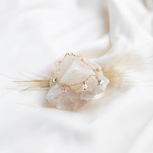 Hlaða mynd inn í gallerískoðara, Blossom Pearl Bracelet