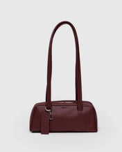 Hlaða mynd inn í gallerískoðara, BAGGU Small Recycled Leather Bowler Bag, Mahogany