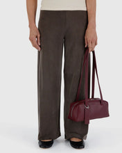 Hlaða mynd inn í gallerískoðara, BAGGU Small Recycled Leather Bowler Bag, Mahogany