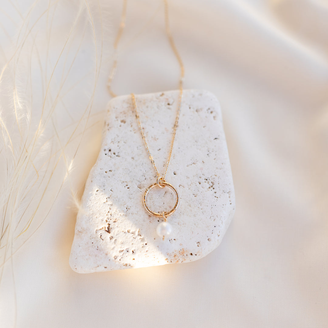 Circle &amp; Pearl Necklace
