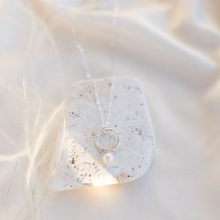 Circle &amp; Pearl Necklace