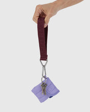 Hlaða mynd inn í gallerískoðara, BAGGU Logo Keychain, Mahogany