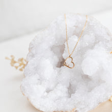 Hlaða mynd inn í gallerískoðara, Diamond Heart Necklace