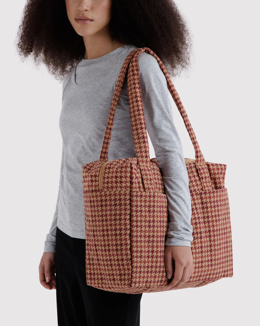 PRESALE - BAGGU Small Cloud Carry On, Tan Houndstooth