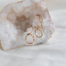 Load image into Gallery viewer, Vök Dangle Earrings