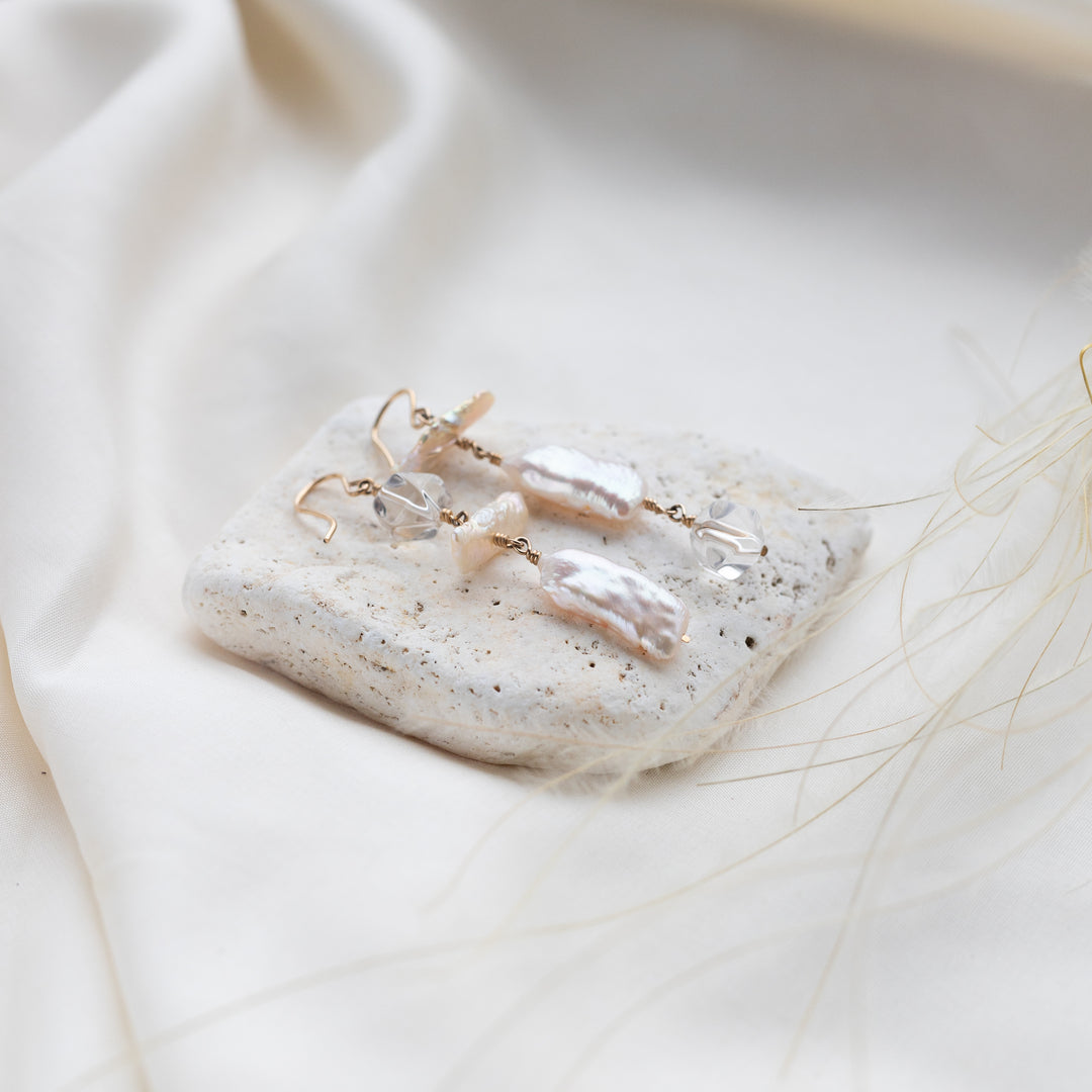 Gardenia Pearl Earrings