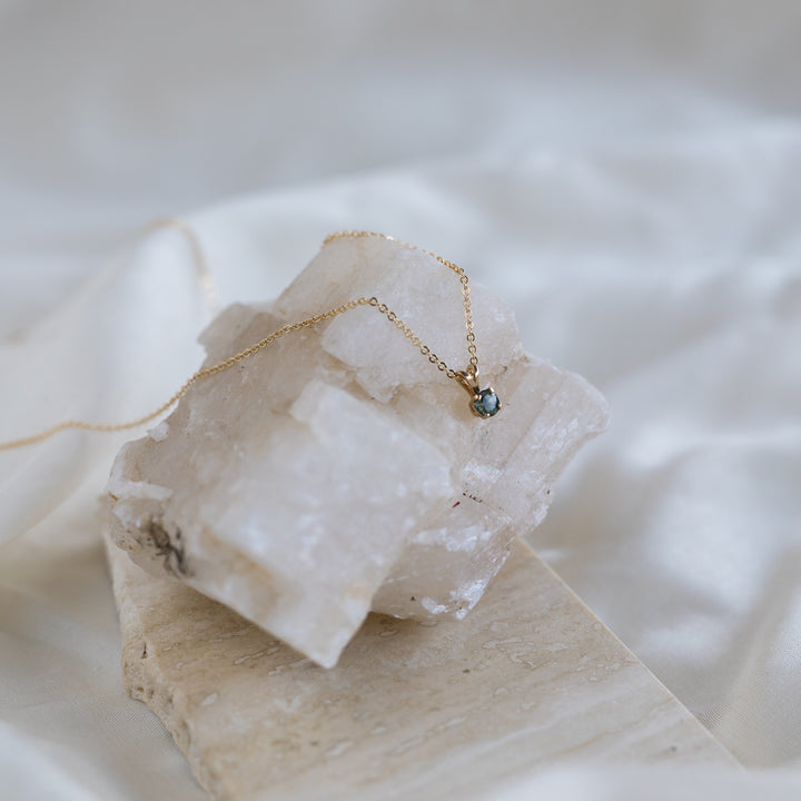 14k Montana Sapphire hálsmen