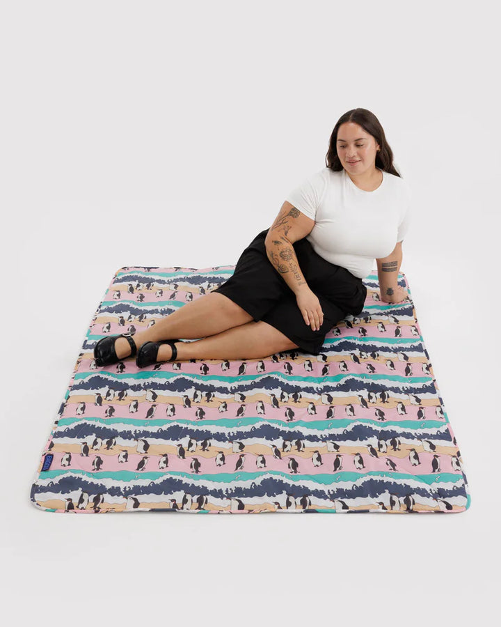 BAGGU Puffy Picnic Blanket, Penguin