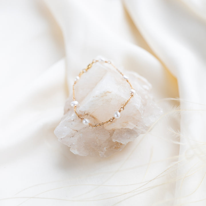 Lily Pearl Bracelet