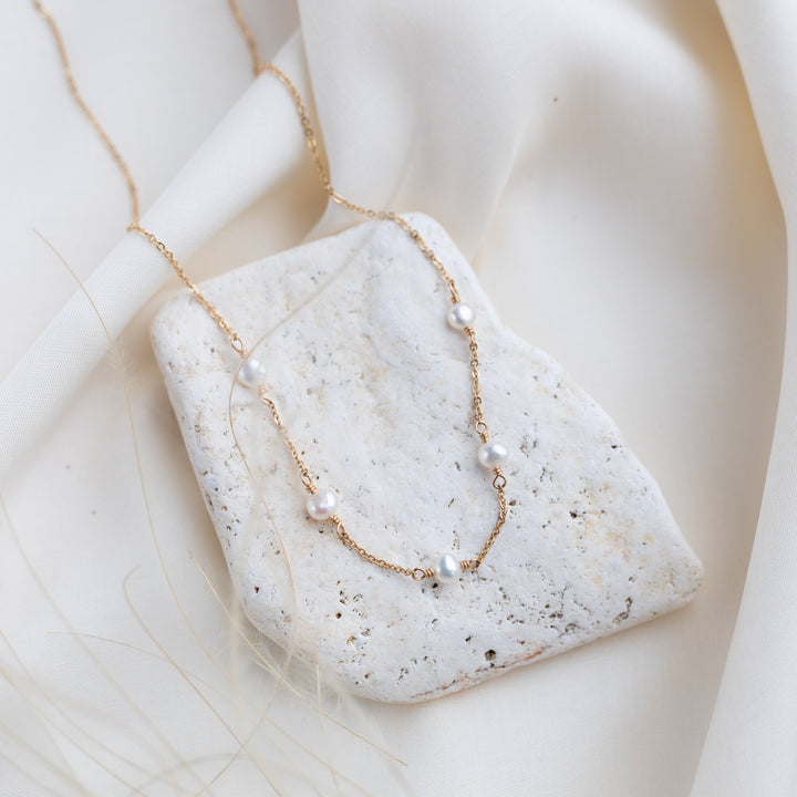 Lily Pearl Necklace