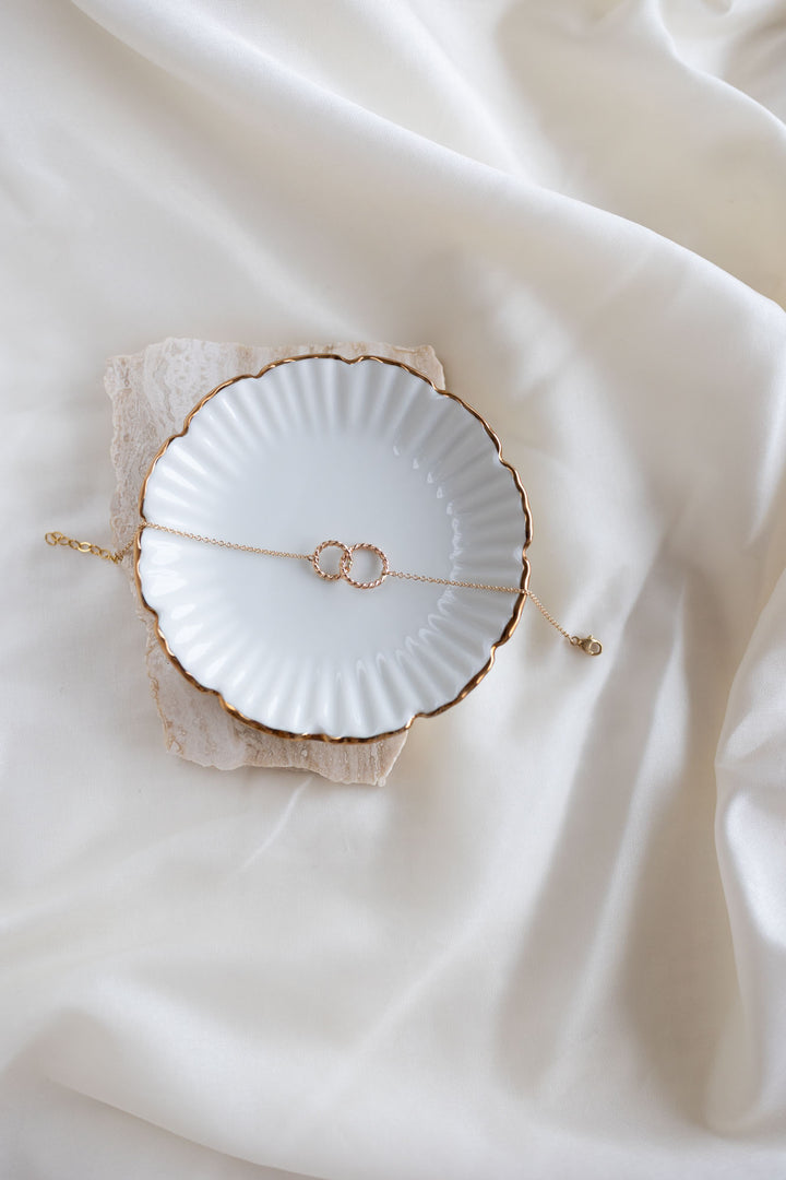 Linked Twist armband