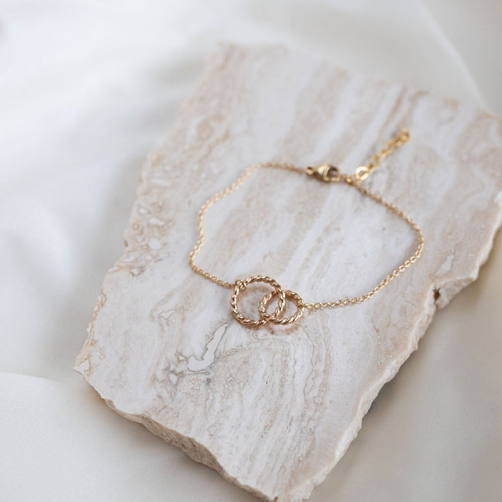 Linked Twist armband