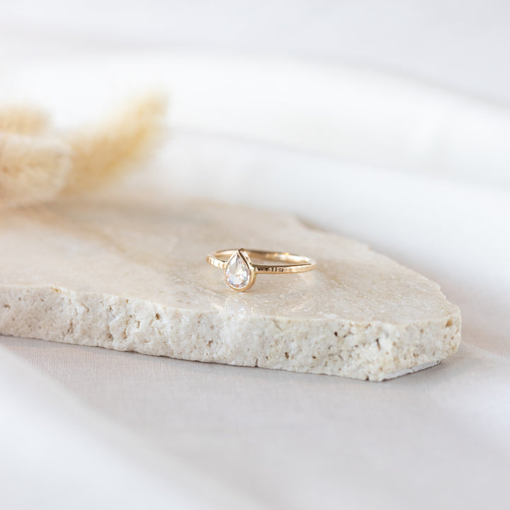 Moissanite dropa hringur, stærð 55 EU