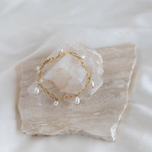 Load image into Gallery viewer, Ivy Teardrop Pearl Bracelet