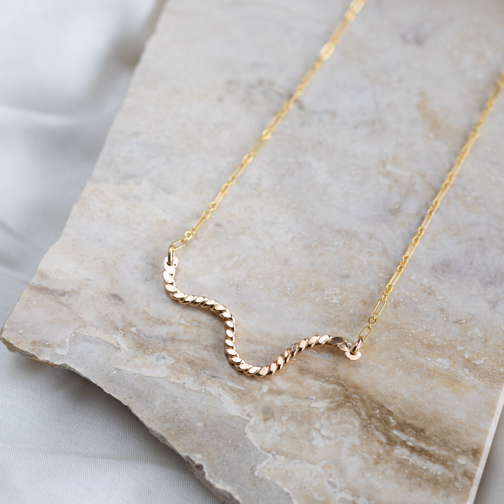 Twist x Wave Necklace – mjöll