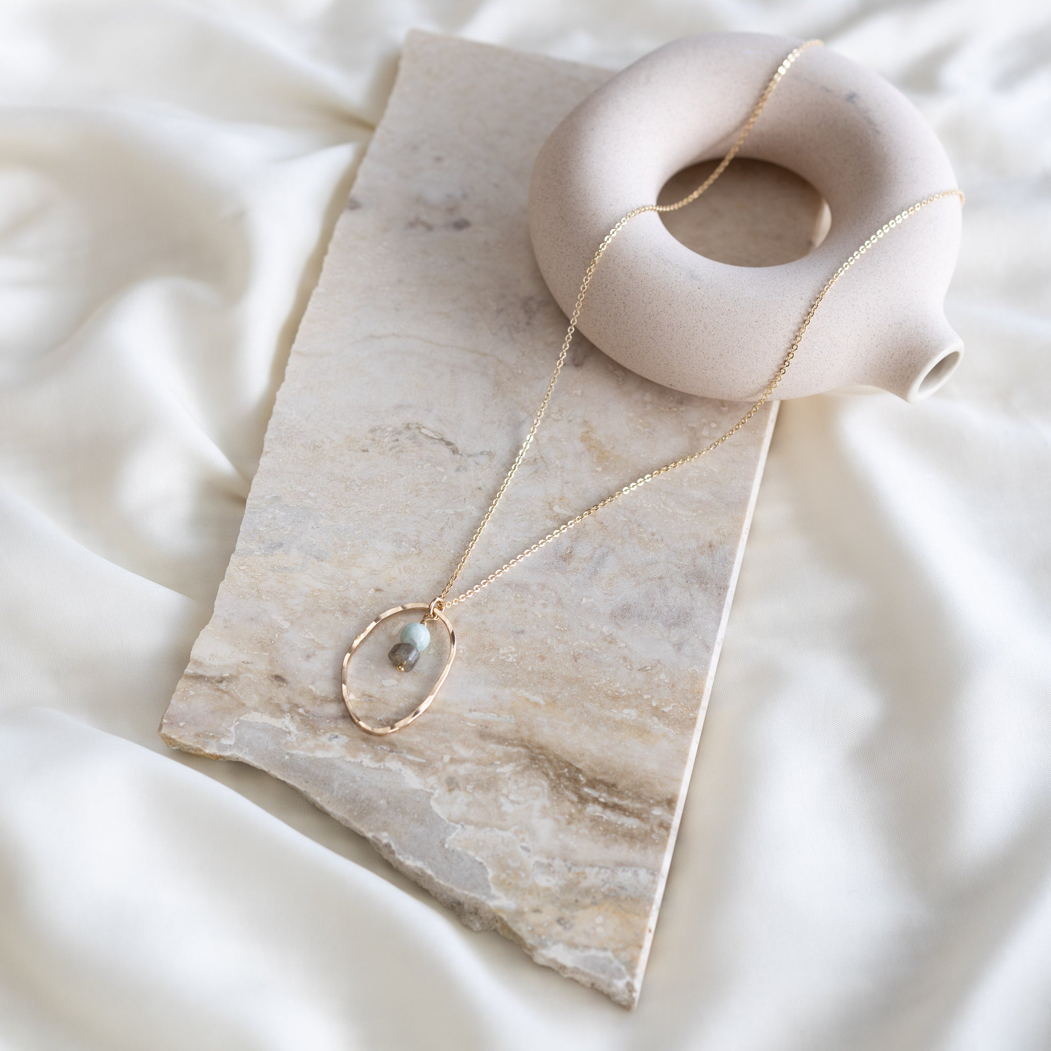 Golden Puddle & Stone Necklace – mjöll