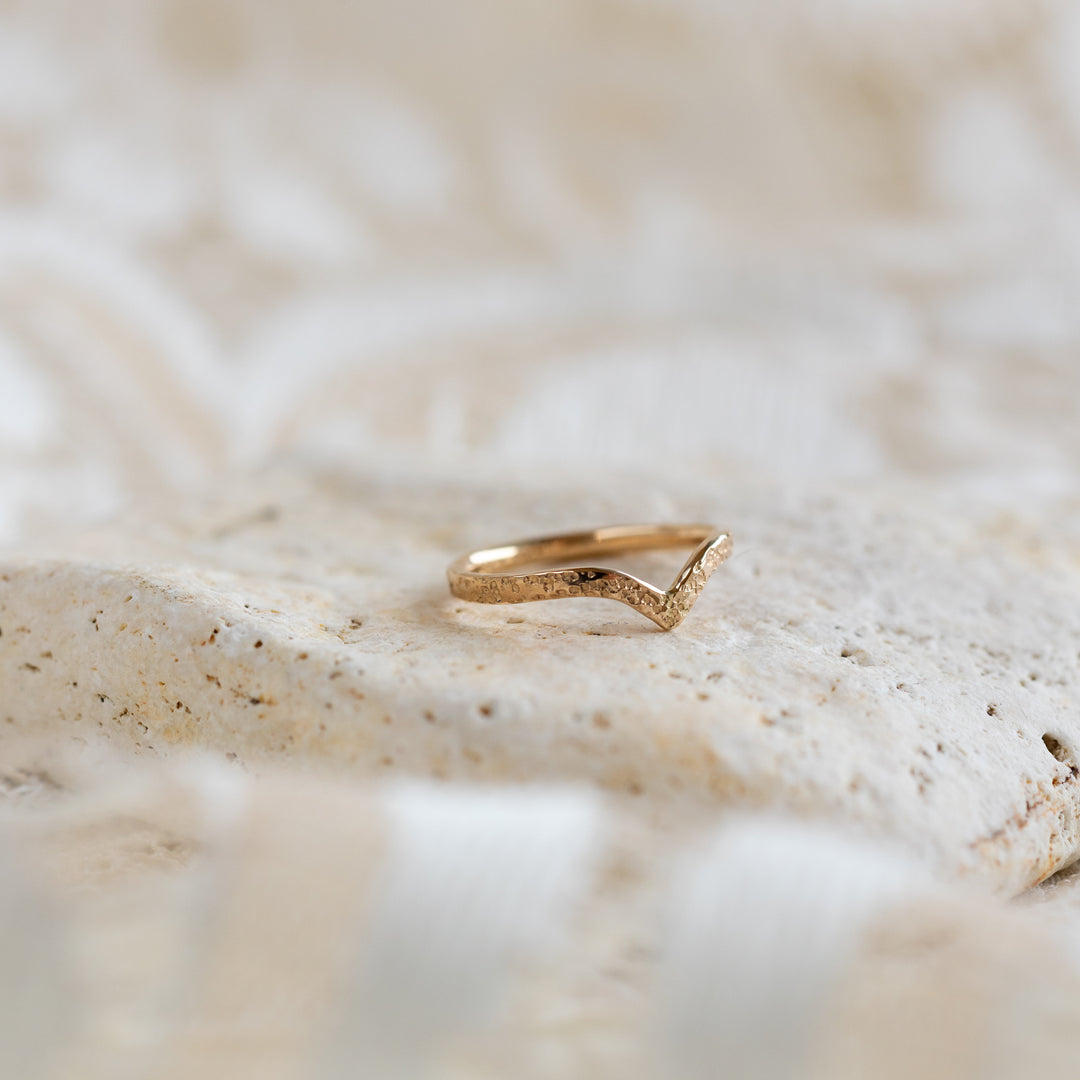 Speckled V Band