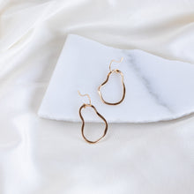 Load image into Gallery viewer, Vök Earrings